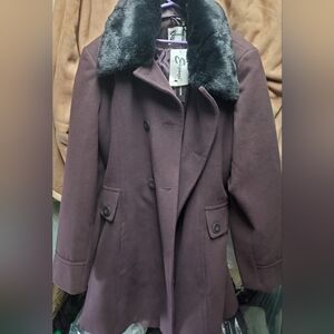 Winter jacket with faux fur neck lining